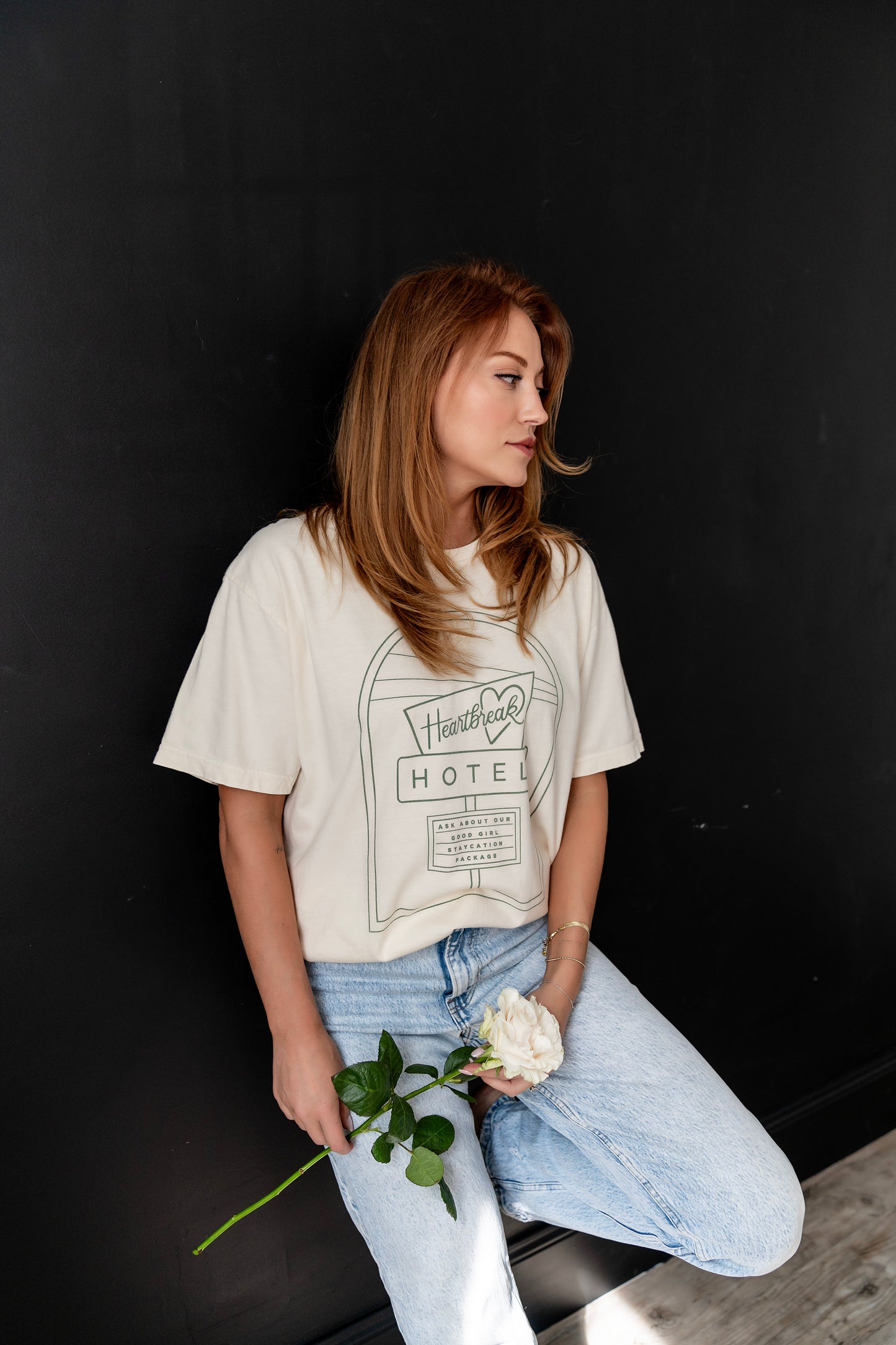 HEART BREAK HOTEL Tshirt in Ivory and Forest