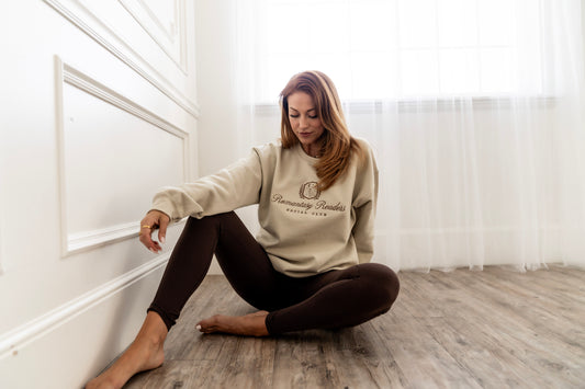 ROMANTASY READERS Crewneck Sweatshirt in Sand